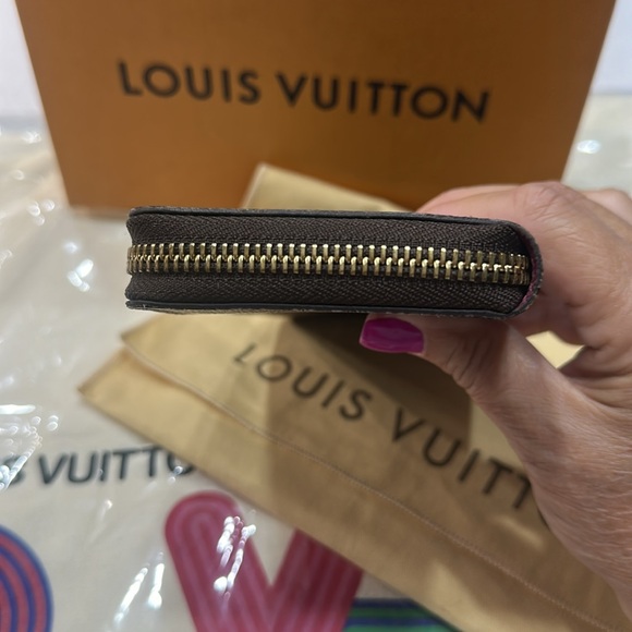 Louis Vuitton Brown Monogram Clemence Fuschia zippy Wallet - Picture 8 of 9